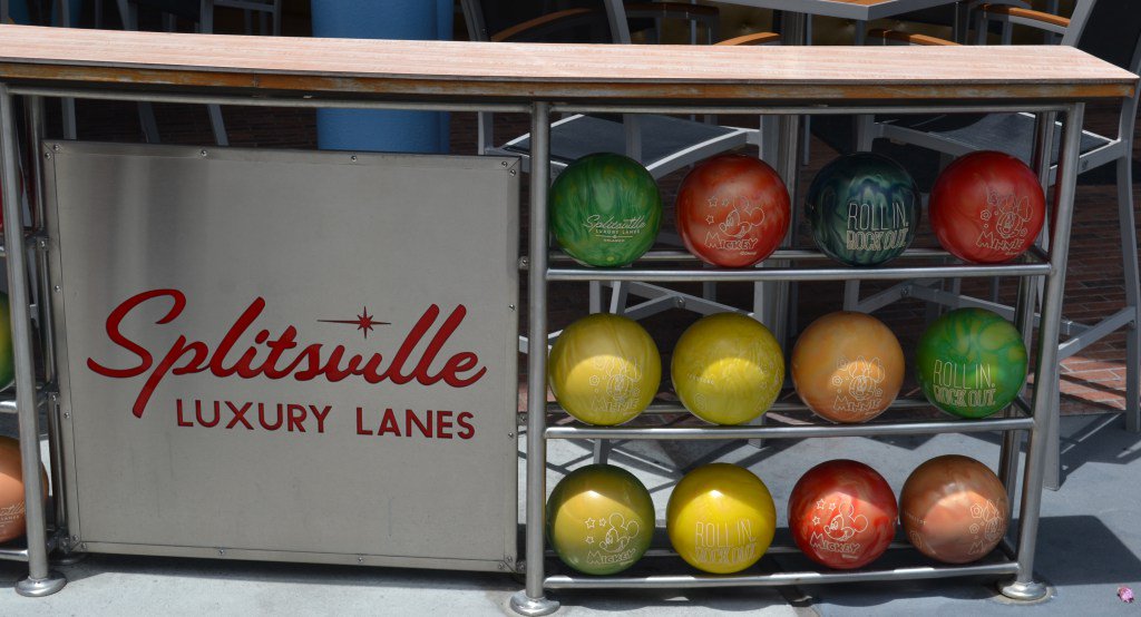 InDisneyBubble's tweet photo. Splitsville dining review https://t.co/ZlHuqJLJnp https://t.co/DnqIQWsxFG