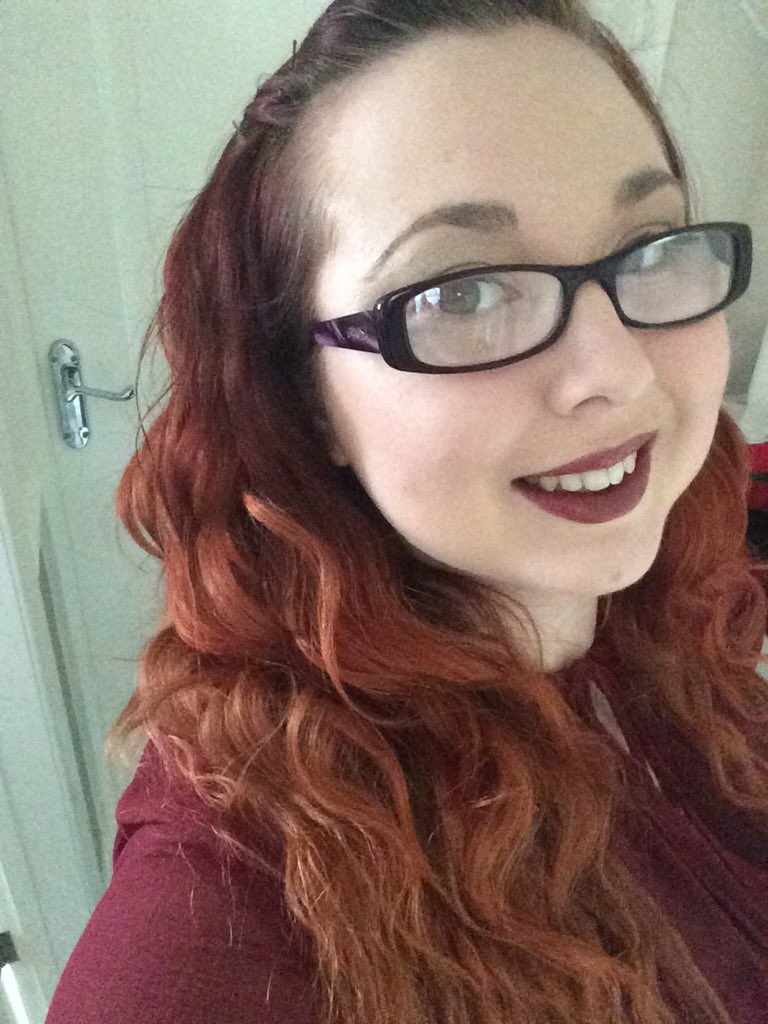 makeupbykerrie's tweet photo. When your make up gives you that flawless look 💖 #Younique #flawlessskin #love https://t.co/A3riDfFLzE