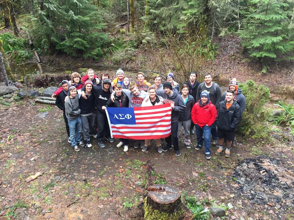 osualphasigs's tweet photo. We celebrated our brotherhood for a couple days this weekend up at Mt. Hood! We had an awesome time! #ASigs #Psi https://t.co/y1WxZhuhP6