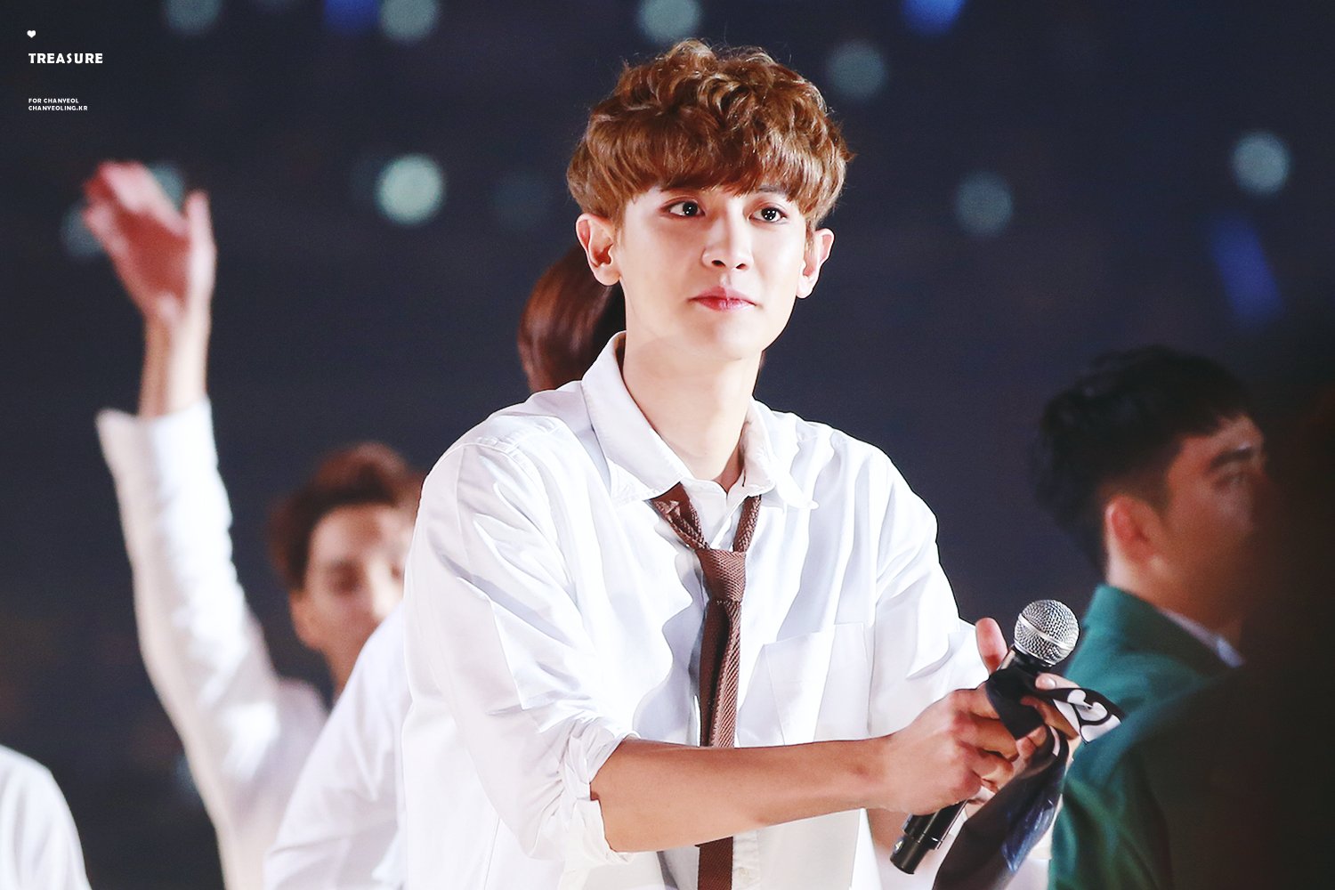 Chanyeol pics on Twitter: "brown curly hair and cute face ...