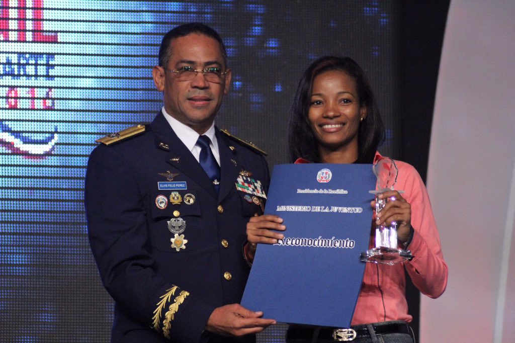 PNJrd's tweet photo. Ganadora en el renglón Deporte:
Ana Josefina Villanueva. #PremiosJuventudRD https://t.co/gmhVVImiBe