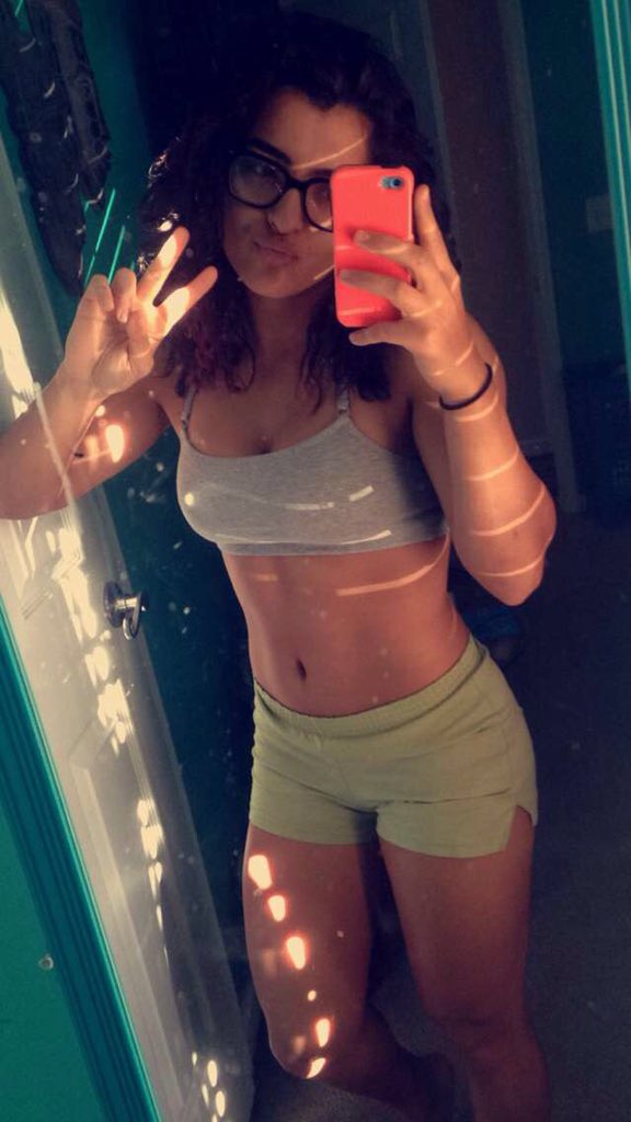 FitForeigns's tweet image. Kurdish 👸🏽
Twitter:@swoleenxo