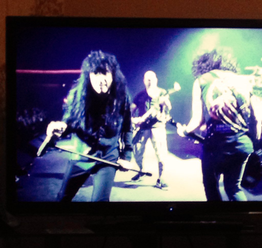 andy71baxter's tweet photo. #NowWatching @Anthrax #ChileOnHell awesome DVD @TheFrankBello @Scott_Ian #IAmTheLaw #Indians #Antisocial \m/ https://t.co/KyVPwCUIy7