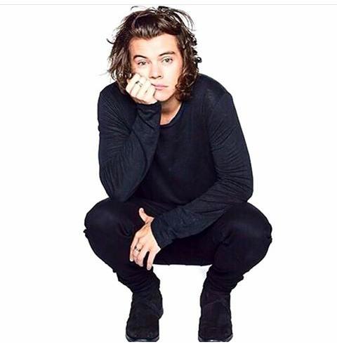 raneshanadira's tweet photo. Happy 22nd birthday baby❤ @Harry_Styles I hope you have an amazing day you deserve the whole world.💗 smuch!! https://t.co/4U7YIjte96