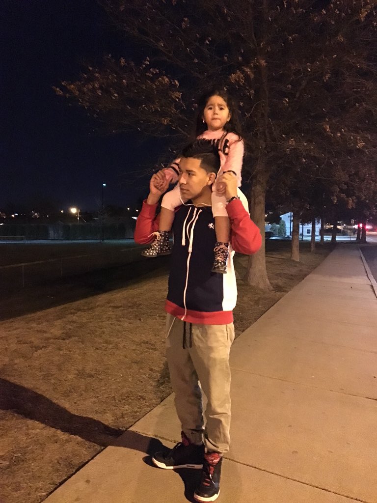 MJeffersonaa's tweet photo. With my little sister i love u ❤️😘😘 https://t.co/0Hdrvqlqc7