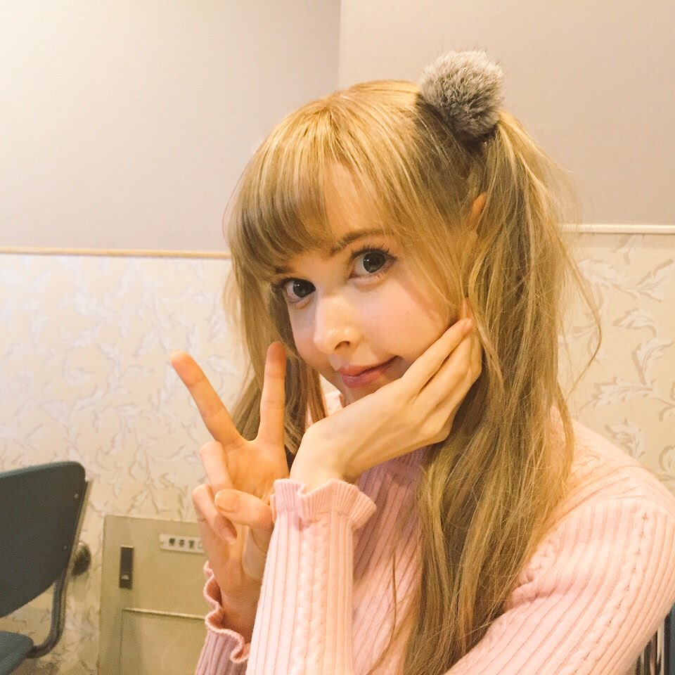テレ東 祝 春日 結婚します ドラマ撮影 おはようございます 一週間の始まりにテイラーさんのツインテール姿をどうぞ 劇中ではヤリテな猪突猛進型セレブ外国人を演じるんですが このツインテールはややカジュアル その理由は テレ東 祝 春日 結婚します ドラマ撮影 おはようございます 一週間の始まりにテイラーさんのツインテール姿をどうぞ 劇中ではヤリテな猪突猛進型セレブ外国人を演じるんですが このツインテールはややカジュアル その理由は
