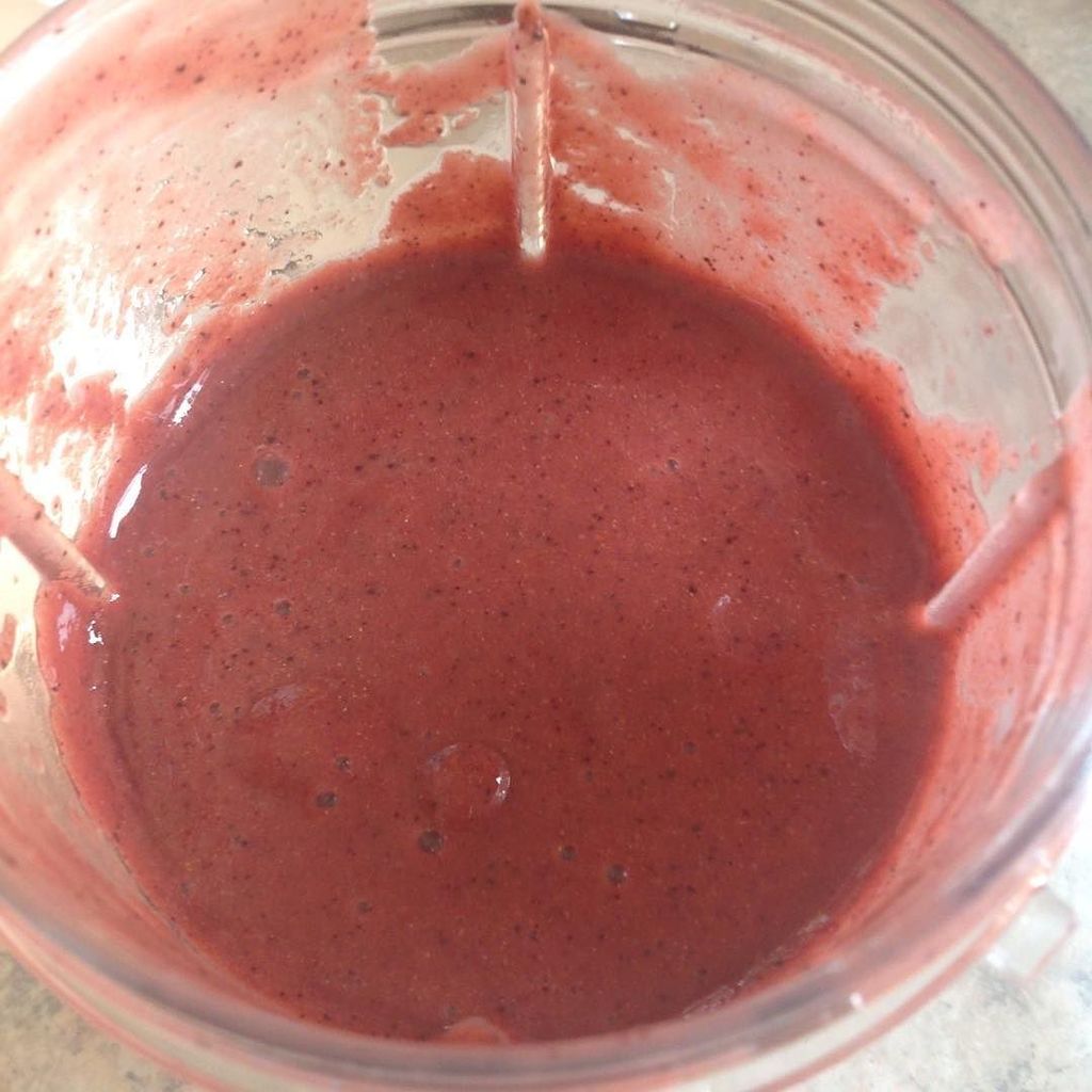 NUTRiBULLETFans's tweet photo. JUICE!!! #passionfruit #orangejuice #kale #strawberries #blueberries #chia #nutribullet #nutriblast #sogood #itsbee… https://t.co/R1ApPlI5YC