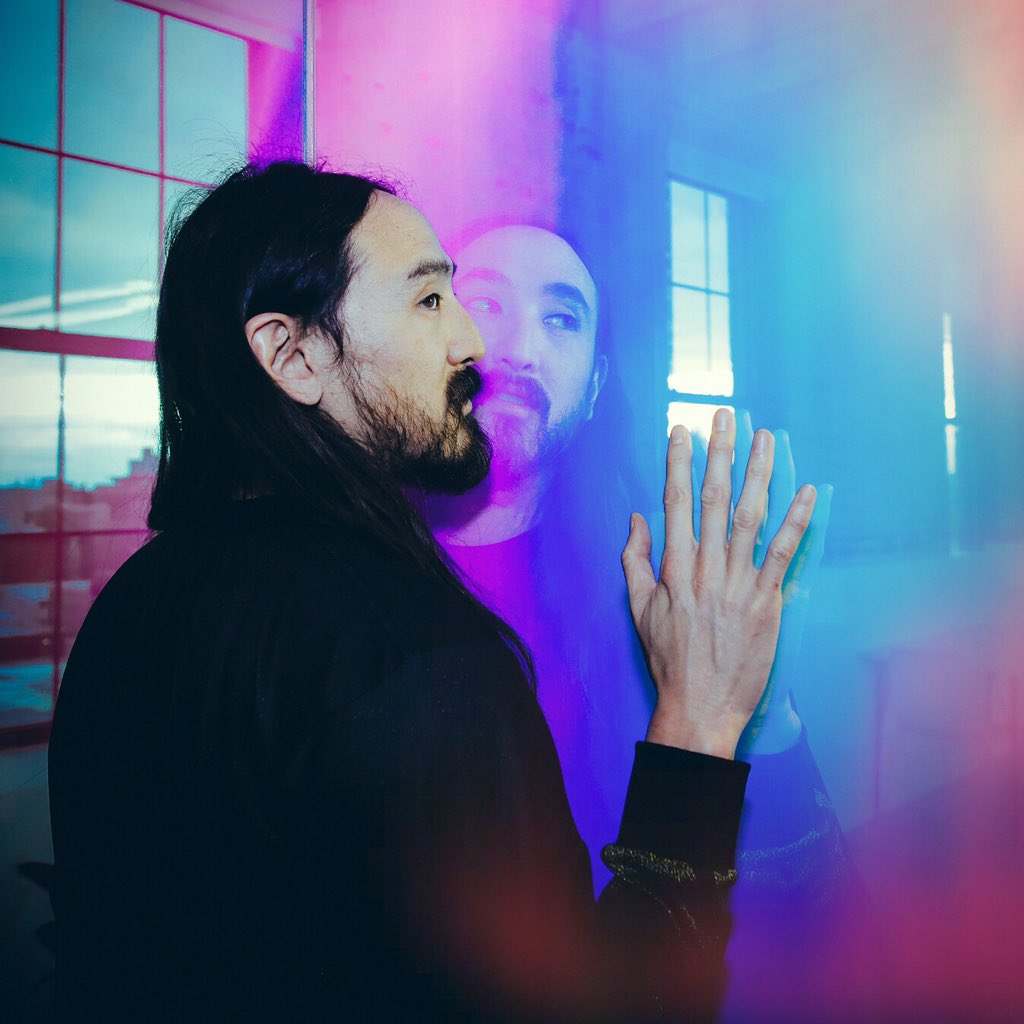 🌗🌓 https://t.co/pXKRJ6HBsg