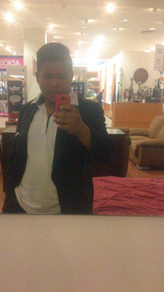 IIsaacsocio's tweet photo. #BuenasNoches descansando en el trabajo *~> https://t.co/Mzv7IEO2TF