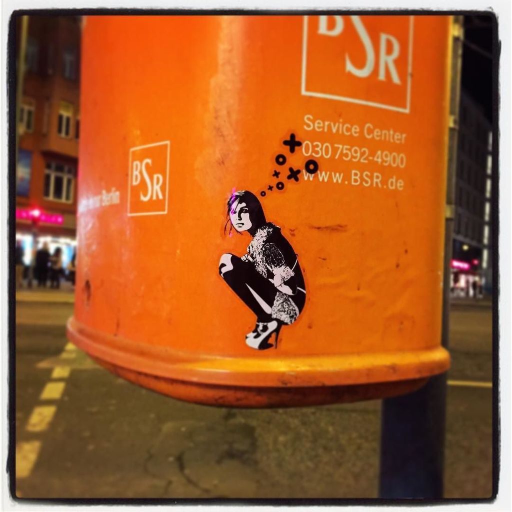 StArtEverywhere's tweet photo. #xoooox #streetartberlin #berlin #urbanart #urbanartberlin #graffiti #graffitiberlin #berlinstreetart #wheatpaste #… https://t.co/Dg6soV7haA
