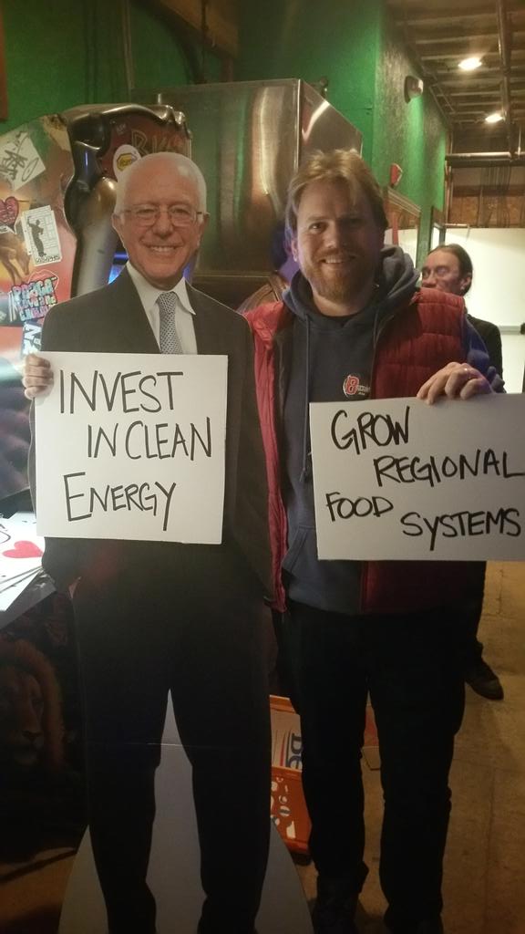 RI Sierra Club (@risierraclub) on Twitter photo #RIrocksForBernie having a great time at the <a href="/OceanMistBar/">Ocean Mist</a> getting <a href="/BernieSanders/">Bernie Sanders</a> on the ballot! #RIrocksForBernie having a great time at the <a href="/OceanMistBar/">Ocean Mist</a> getting <a href="/BernieSanders/">Bernie Sanders</a> on the ballot!
