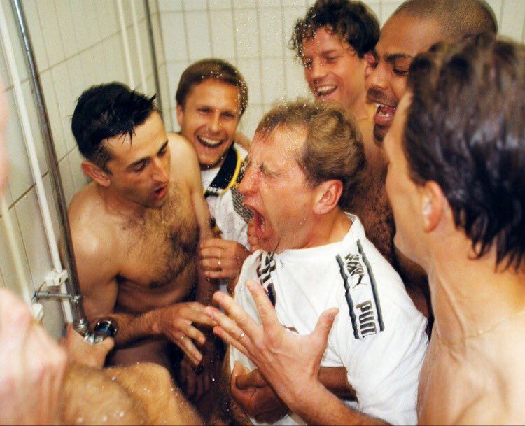 Sportbladet Retro (@sblretro) on Twitter photo Nu har Erik Hamrén fått nog med kallduschar. Foto från <a href="/andersderos/">Anders Deros</a> 1997 då @aikfotboll vann cupguldet. Nu har Erik Hamrén fått nog med kallduschar. Foto från <a href="/andersderos/">Anders Deros</a> 1997 då @aikfotboll vann cupguldet.