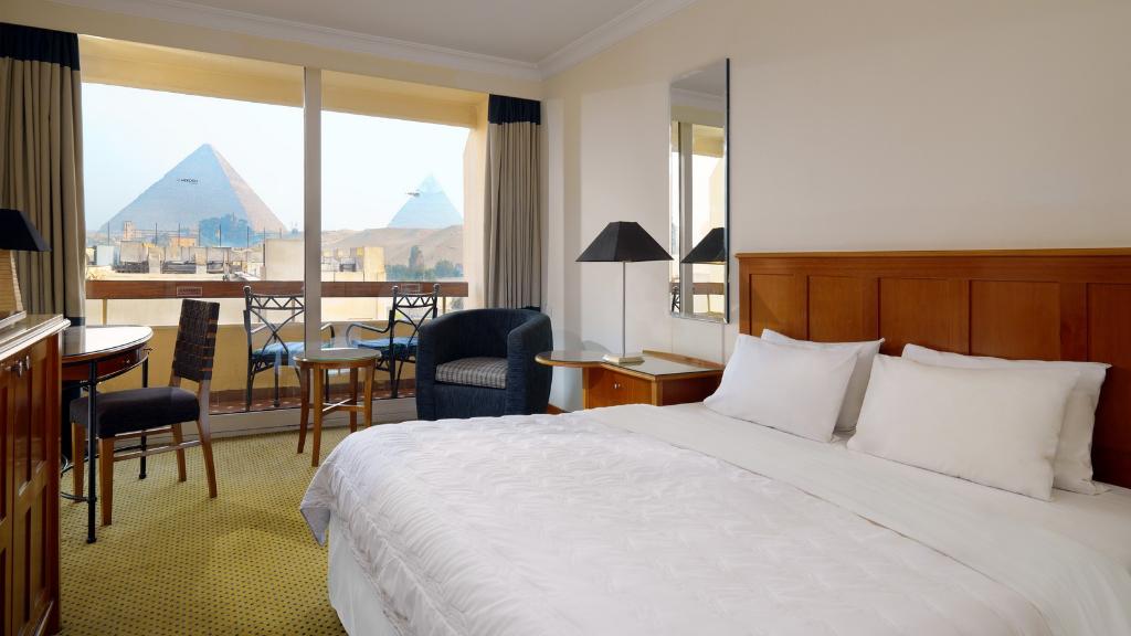 MeridienPyramid's tweet photo. Good Morning :) Wake up on this spectacular room view.
#RoomWithView #DeluxeRoom #Pyramids #LeMeridienPyramids https://t.co/b7qqexp3S4
