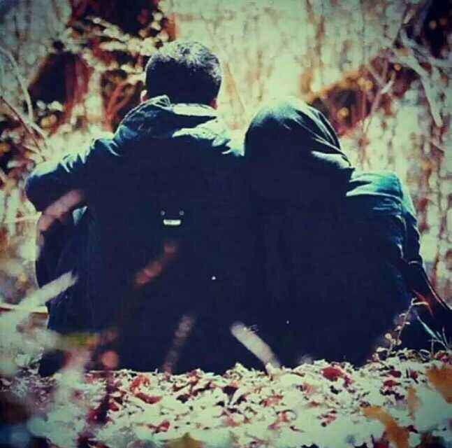 سألته مابك ؟
لم تعد تشكوا لي مثل قبل
فأجابها كان الأمام علي (ع)❤
عندما ينظر الى فاطمة الزهراء(ع)❤ 
تنجلي عنه الهموم