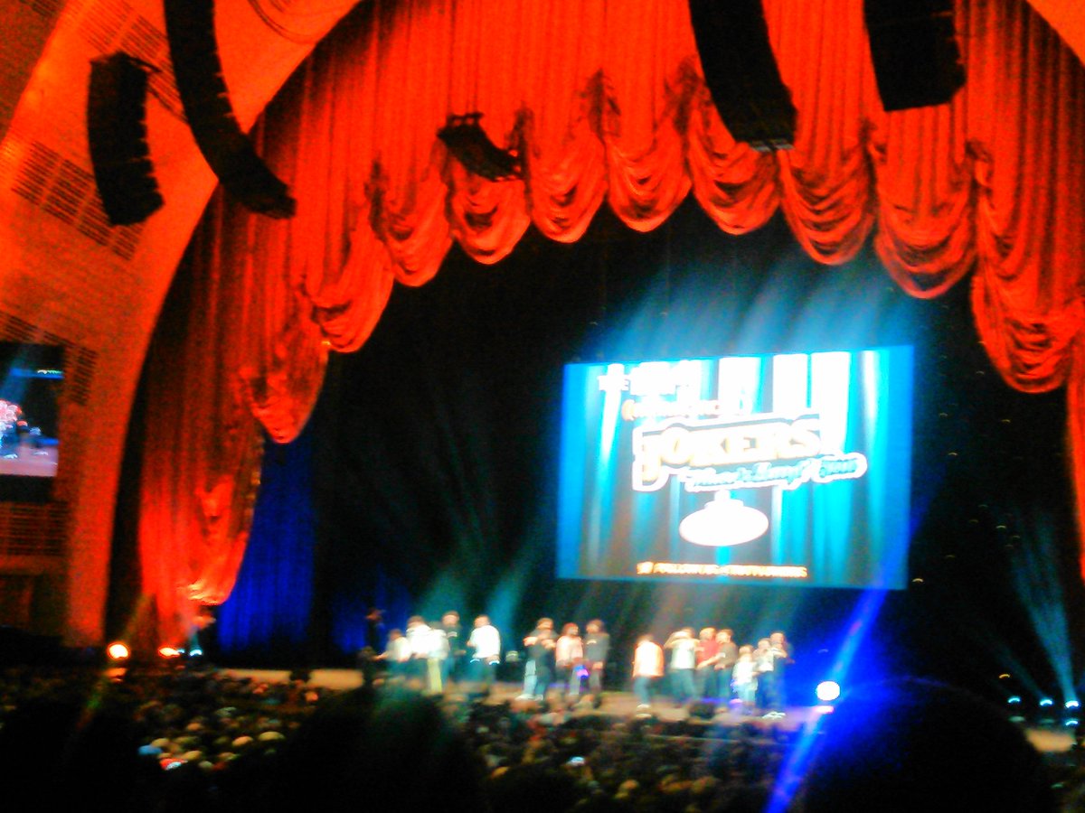 Aprinc3ss88's tweet photo. #familFirst 😊❤😘💙😍 #ImpracticalJokersRadioCity #ImpracticalJokers #WSYradiocity #whereslarrytour #thetenderloins https://t.co/l9eocdjRNW