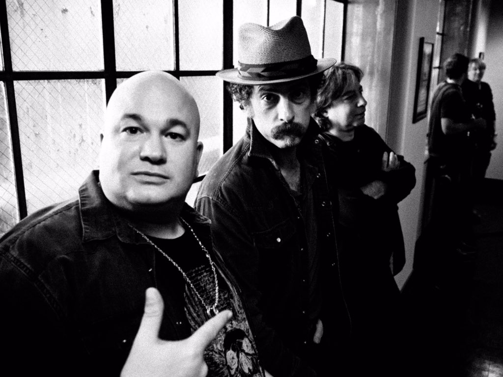 IAmJohnAles's tweet photo. Hey, #Brazil! #Obrigado from #BamBam and #Rehab. #Bamhab #SDRR https://t.co/kO4618zigP