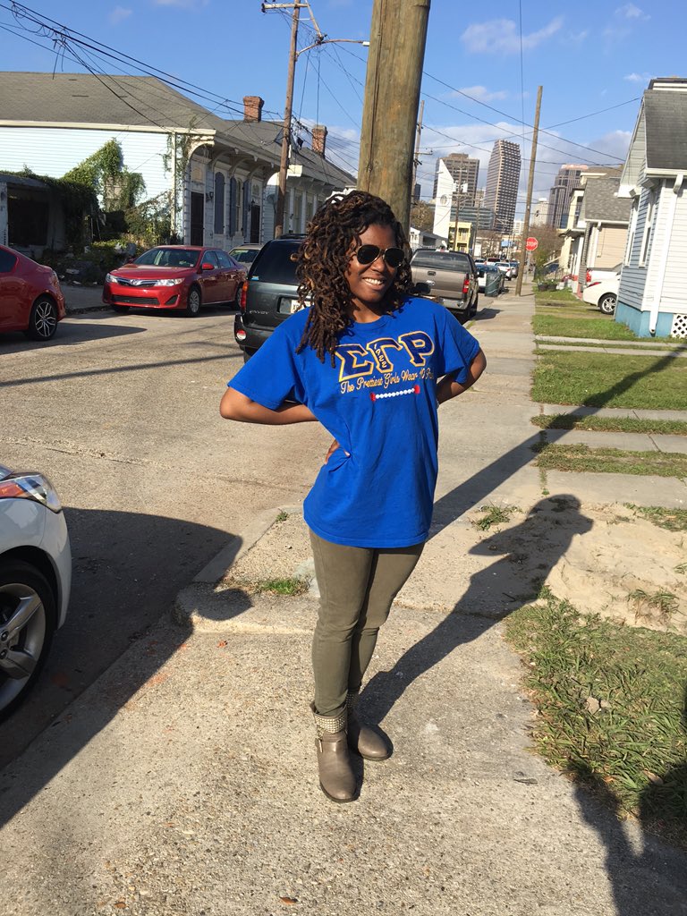 Lore5414's tweet photo. Parade Season 2016 ๐ญ
#MardiGras2016 #SGRho #NewOrleans #Dat9 https://t.co/6pt1qVQo3E