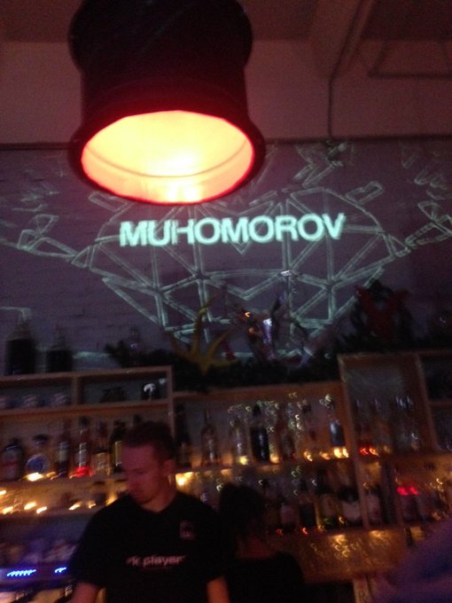 Не Джейми Джонс, конечно, но тоже диджей неплохой... https://t.co/Mmd6jch1vr