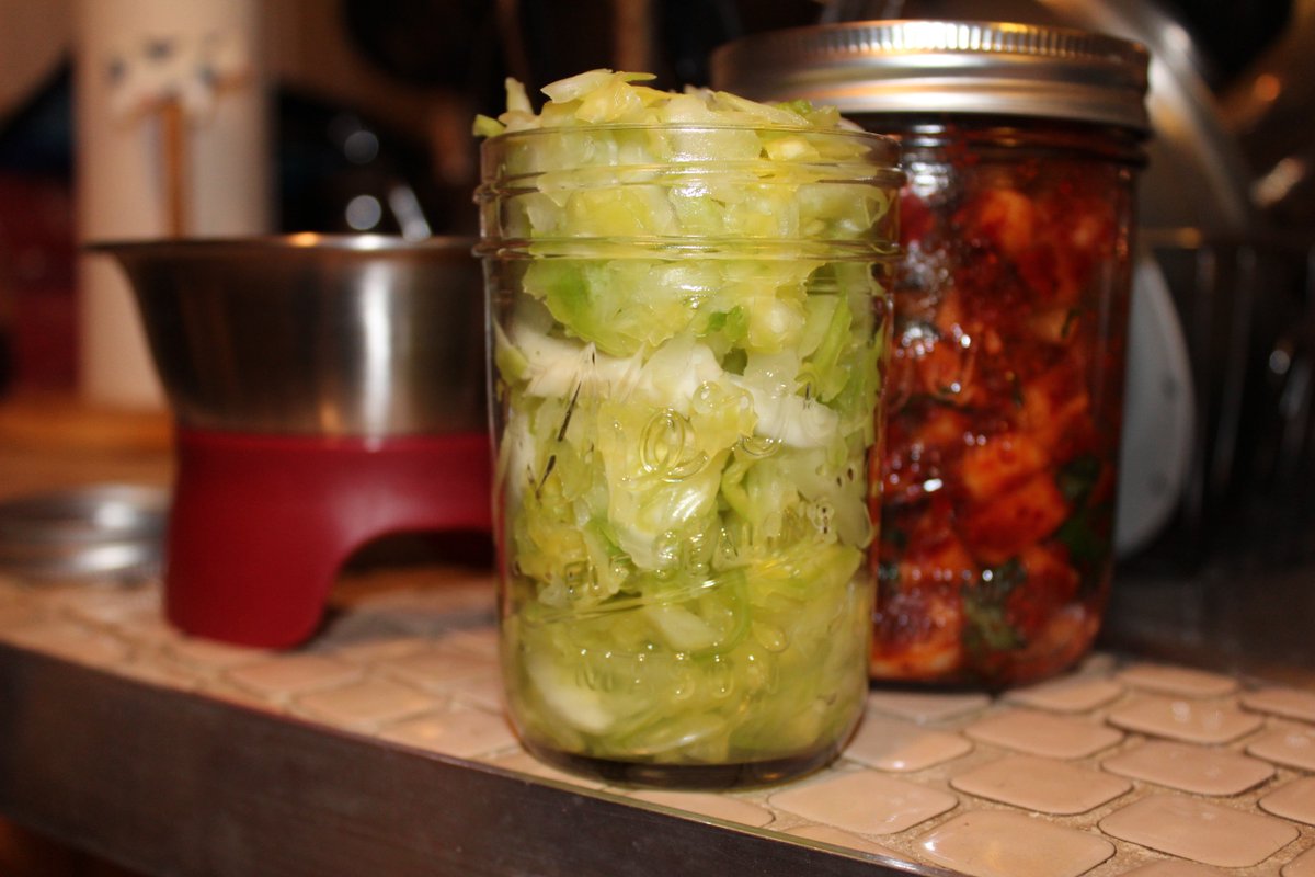 SilltoSidewalk's tweet photo. @LAGreenGrounds @sfp_la Great pickling class today! #foodpreservers #fermented #thereisalwaysroomtogrow https://t.co/U2YewNsNDm