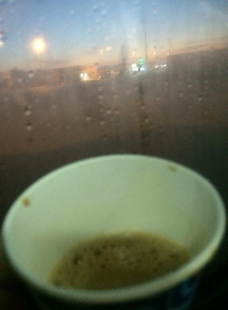 hamidafager1987's tweet photo. احلى صباح بارد مع كوب شاي ساخن ☕️ https://t.co/skn9DA7qmR