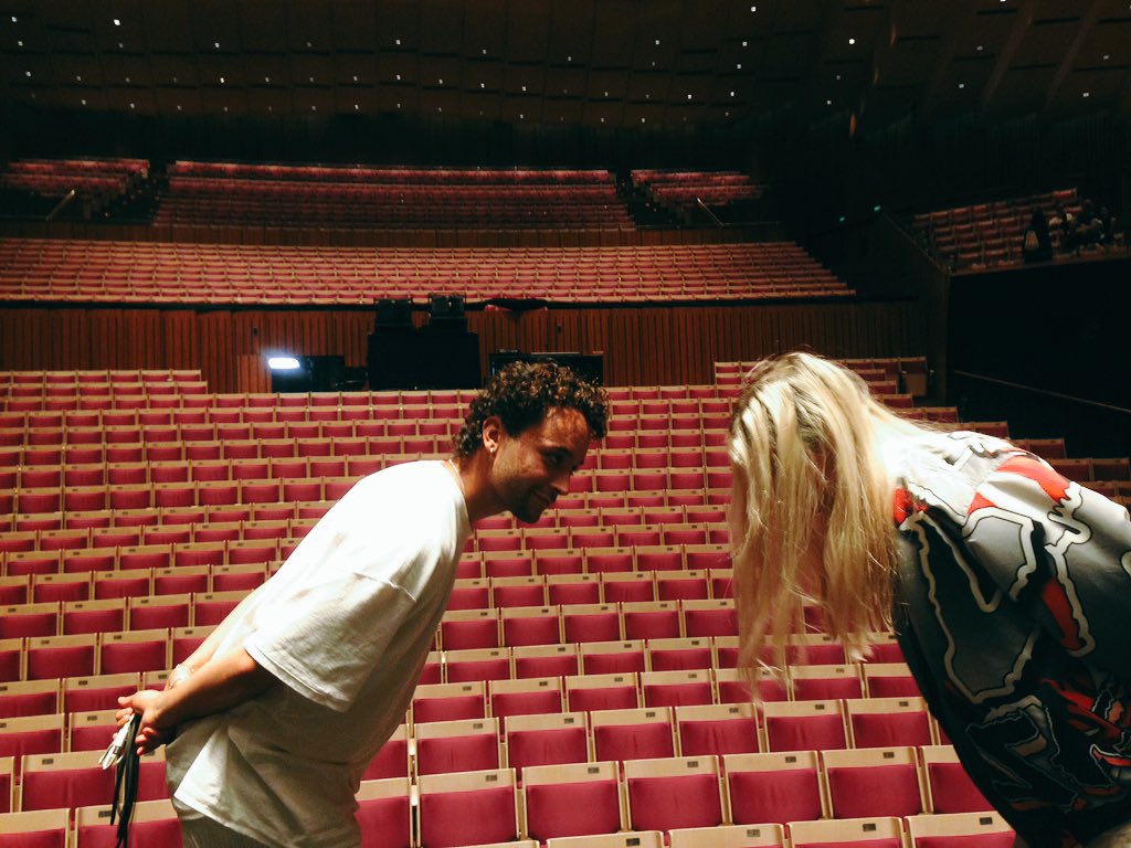 Thk u &amp; gbye 🙏🏽What a show:  <a href="/sydneyoperahous/">Sydney Opera House</a> <a href="/EmpressOf/">Empress Of</a> @charlesmurdochO <a href="/VICEAU/">VICE AU</a>   <a href="/pruestent/">prue stent</a> <a href="/nanotak/">abdenor</a> <a href="/tinanded/">Tin & Ed</a>