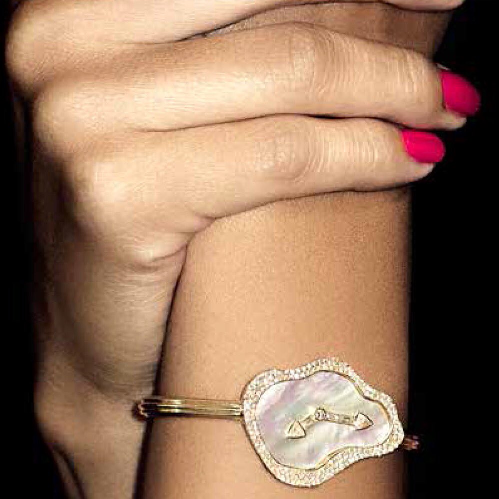 MAISONDEMODE's tweet image. Illusion Bracelet by #KDIA is available now on @MAISONDEMODE !  #ethical #jewelry maison-de-mode.com/collections/ve…