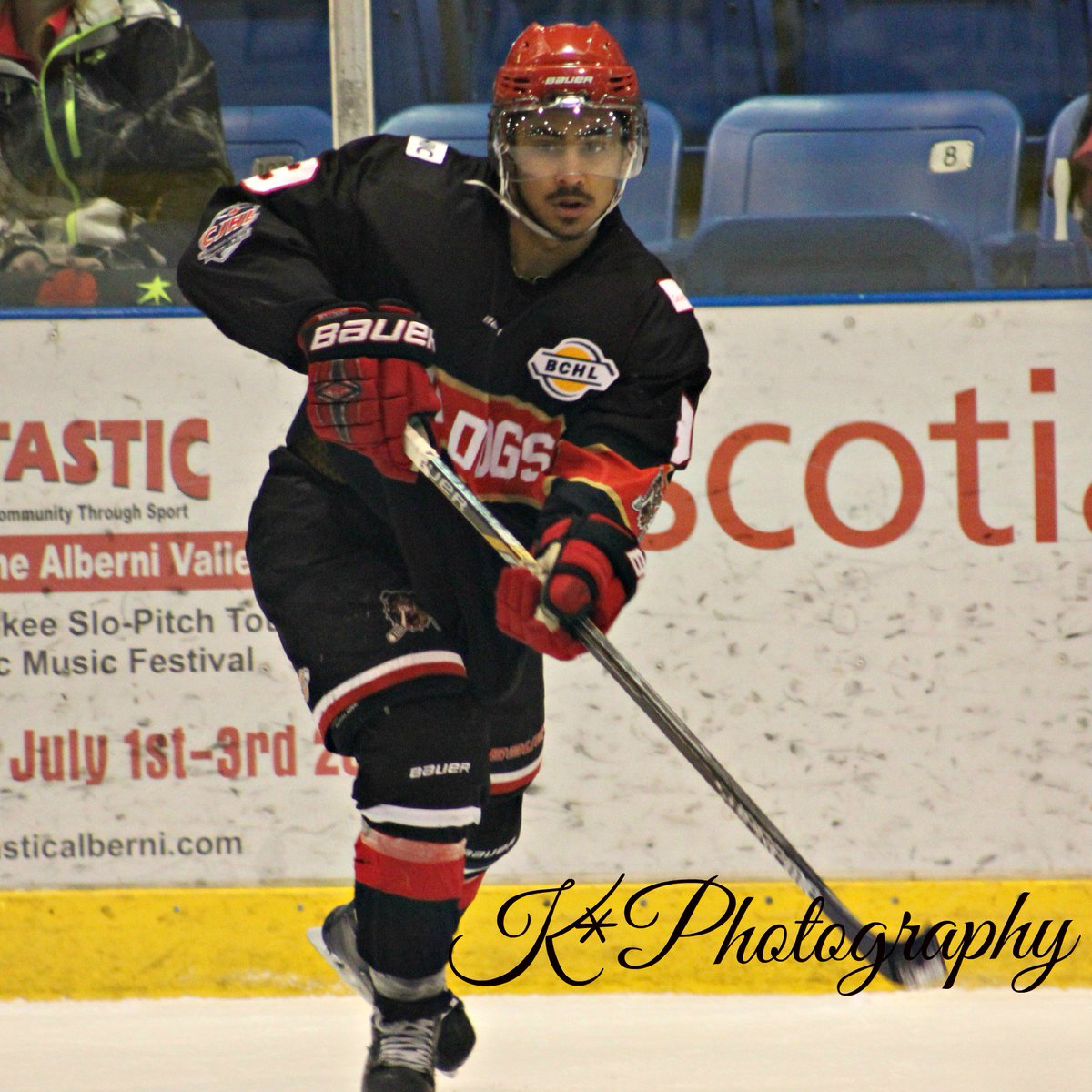 AVBulldogsFan's tweet image. 48 games later and, @AVBulldogs, forward, @jordansandhu19 gets a picture! @bchllive #hockeyphotography #keepsnapping