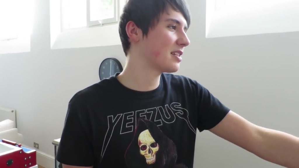 pancakehowlter's tweet photo. Dan is laterally so adorable -ivy https://t.co/XYl7MhDORA