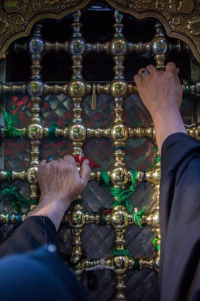 e3terafat3's tweet photo. The shrine of Al-Abbas's left hand in the #city of #karbala 104 km southern of #baghdad #iraq
.
#1MIP #م_ص_ع #كربلا https://t.co/JZHswaROd4