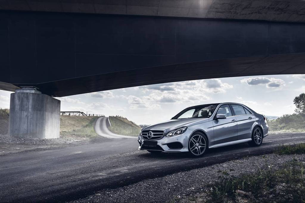 MBCollierville's tweet photo. Venture off the highway.
#MBPhotoCredit: @cypodesign
#Mercedes #Benz #EClass #Instacar #carsofinstagram #germanc… https://t.co/vTAaXqFdwz