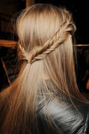 TutoriaPeinados's tweet photo. Trenzas https://t.co/7BCIwpHpzE