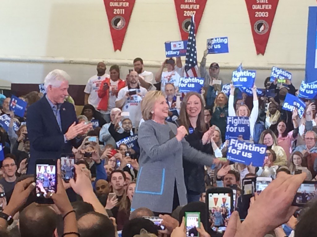 monomoydickson's tweet photo. At the @HillaryClinton event in Des Moines @MonomoyRHS https://t.co/R6EPkRd5ho