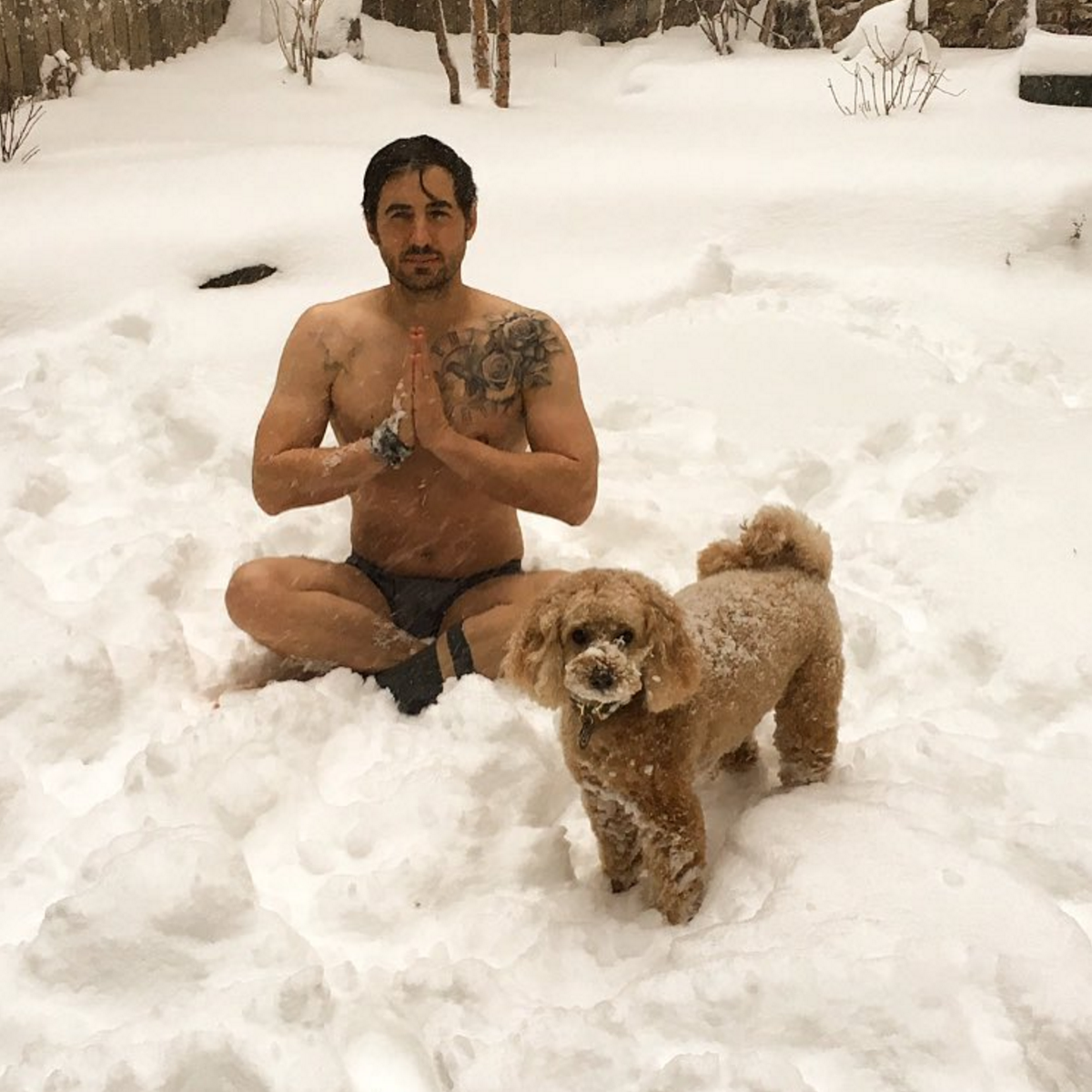 ProductHunt's tweet photo. “What's going on in this photo” is one of the many questions you can ask @KevinRose tomorrow https://t.co/wHQS6gPpNb https://t.co/mdZmTFz8dj