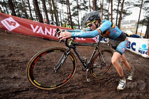 アシスト 3位 自転車 レース ドーピング