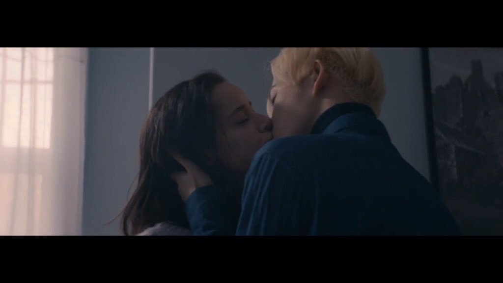 k727xx's tweet photo. いや、うぃななに？wみーんなキスばっかり。流行ってんの？（笑）
まあまあつらいぞてw https://t.co/IBaOlAa0kE
