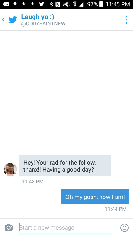 LovelyDynamic's tweet image. ||. I'm sure he does this to everyone maybe, but It still makes me happy. 😂