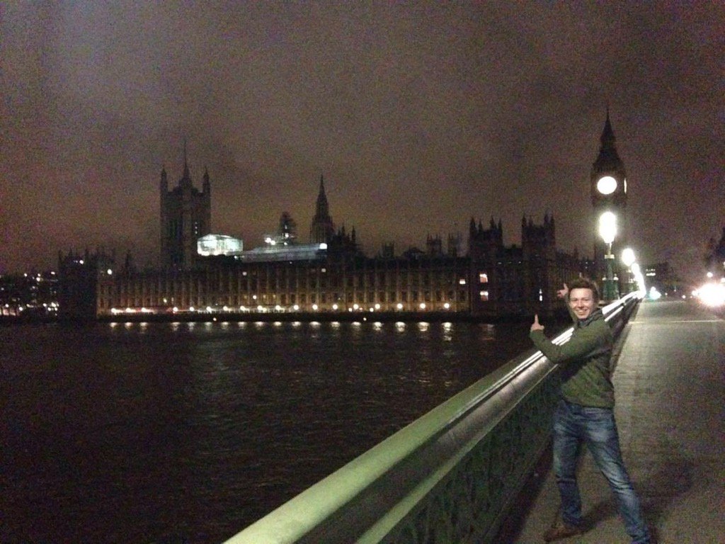 HarryWatson97's tweet photo. Love a good spontaneous road trip #Londonbaby #4am https://t.co/YAH5gIYIt0