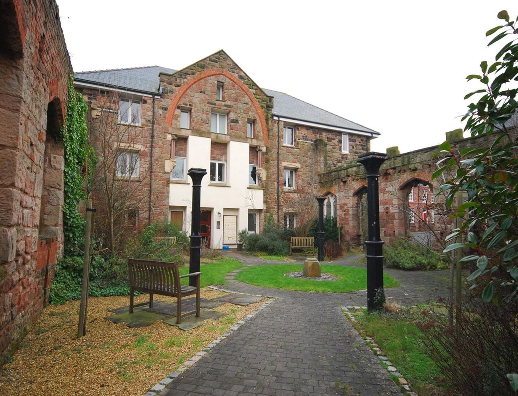 A luxurious second floor apartment forming part of the stylish Trinity Gardens development. ow.ly/XMLEf