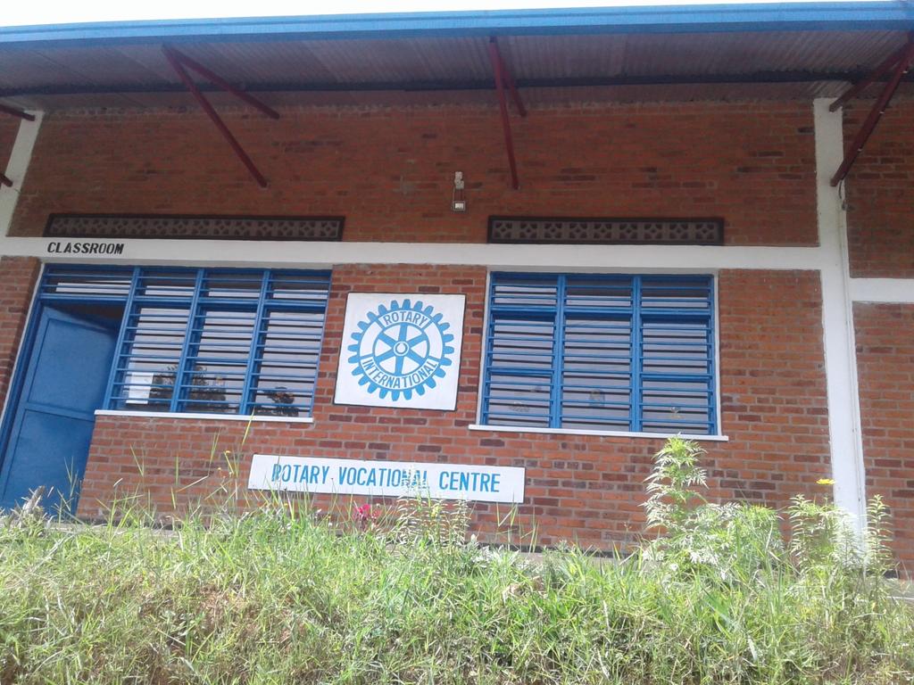 Rotary Club Musanze (@rmusanze) on Twitter photo After visit of Rotary vocational center, we are @ Vet Clinic under construction by vision company support of <a href="/rotary/">Rotary International</a> After visit of Rotary vocational center, we are @ Vet Clinic under construction by vision company support of <a href="/rotary/">Rotary International</a>