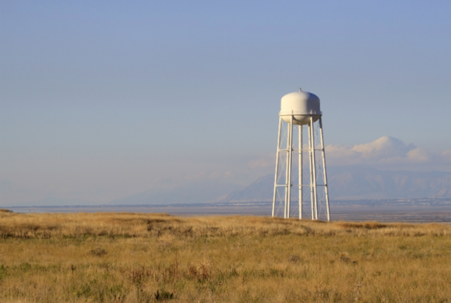 mental_floss's tweet image. How Do Water Towers Work? — bit.ly/1nGlUJ9