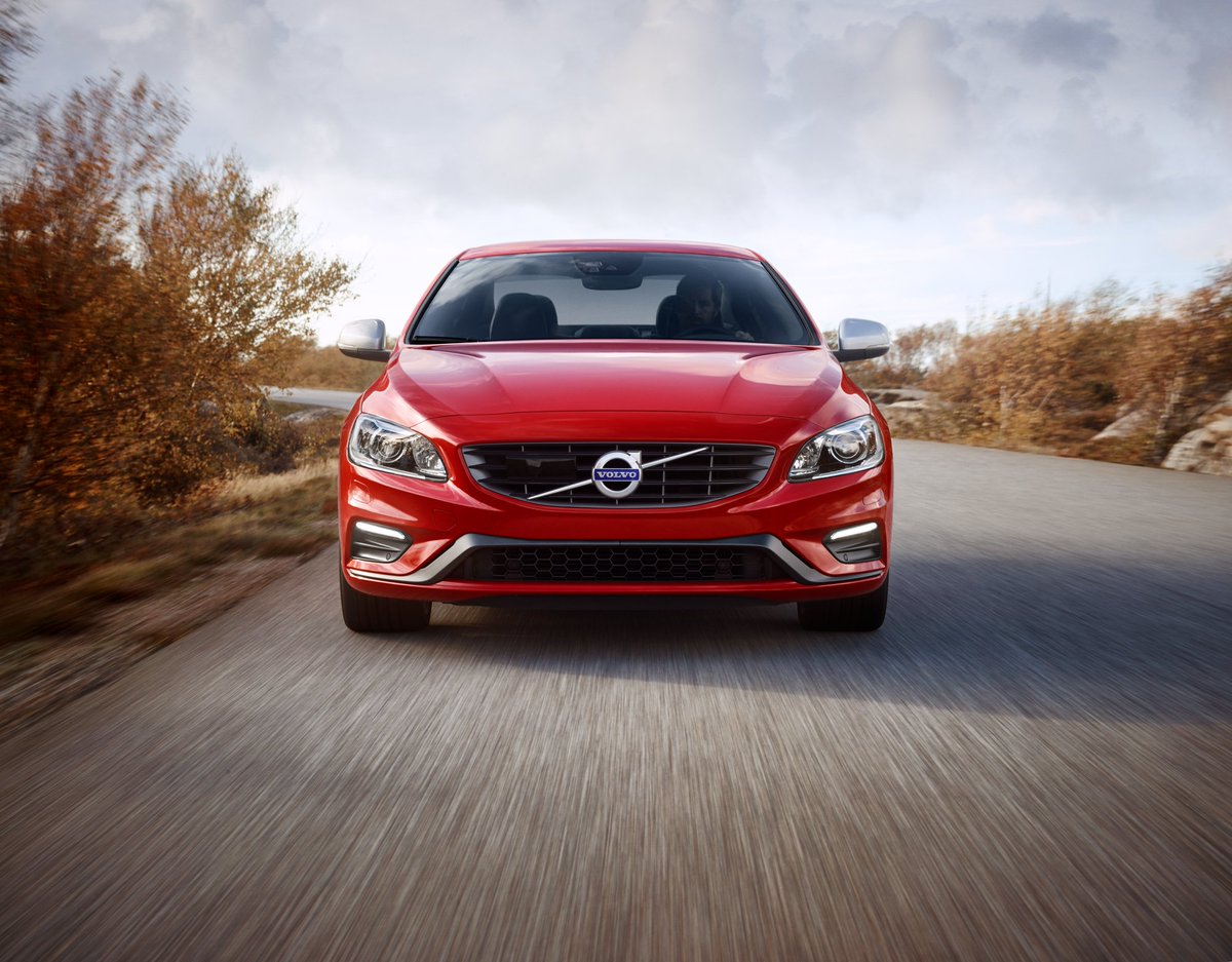 De R van... coole spoileR! #Volvo #red involve.nl