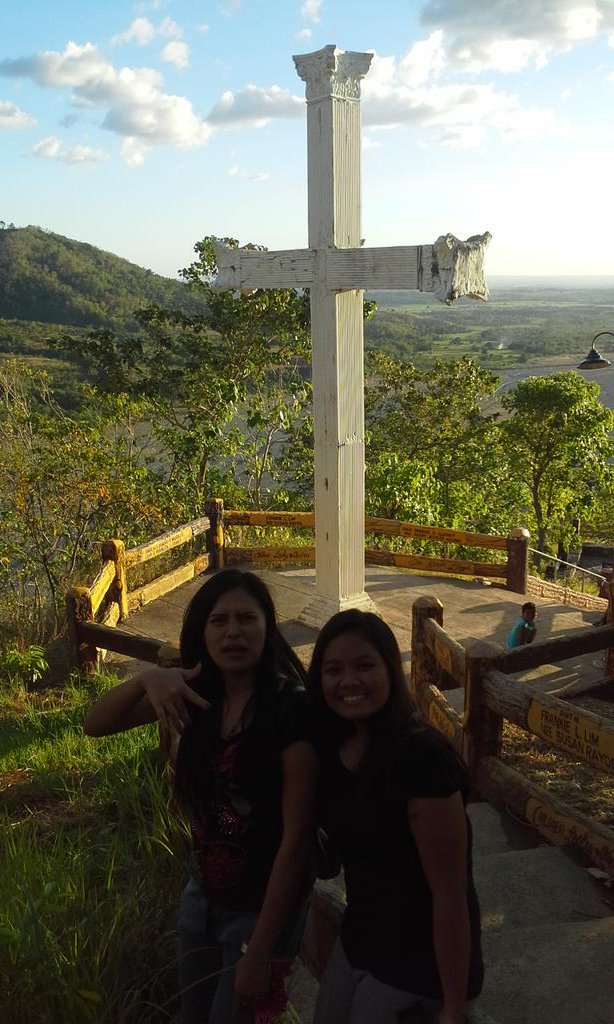rosalie_divina's tweet photo. Its so nice to meet other friend of my friend @eabby01 nag enjoy sila at lahat tayo grabe kapagod umakyat. Happiness https://t.co/smaKiXqh5r