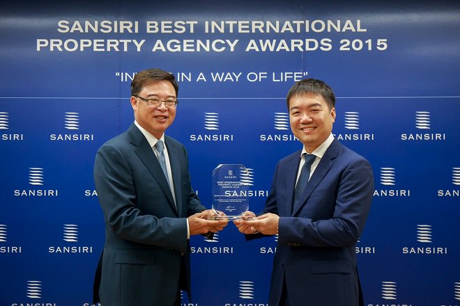 GoldenEmperorHK's tweet photo. 帝皇地產日前榮獲 Sansiri 最佳海外地產代理大獎2015的最佳海外地產代理獎項。詳情請瀏覽:https://t.co/cBgQDZ1Wfk #帝皇地產 #GoldenEmperor #Sansiri #海外地產 #代理 #投資 https://t.co/dA2ulgqTvK