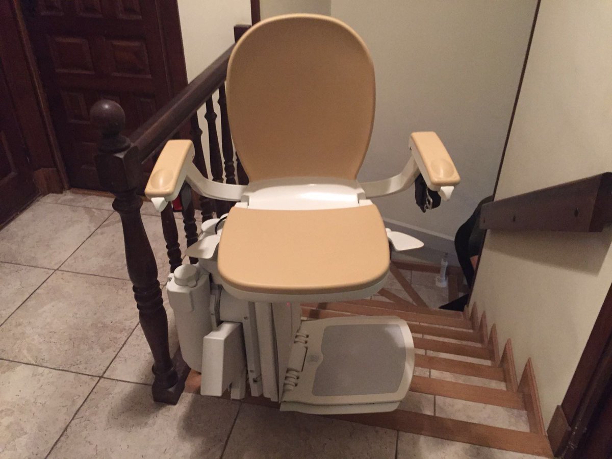 RedelSalvaescal's tweet photo. Sillas salvaescaleras de tramo recto https://t.co/RfOrd4drki