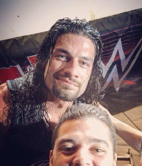 LeeshaNDessy's tweet photo. #Roman #ThisWrestler #TreatsFansBest #Fans100%Loyal @WWERomanReigns @romanreigns568 @airstream52 @HandyRed https://t.co/PNNUXHfPAe