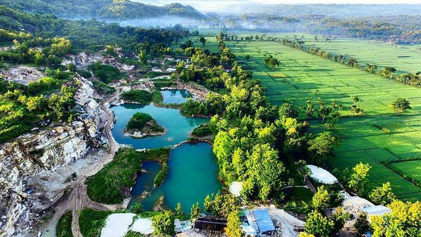 liburangk's tweet image. Telaga Warna Semin Gunungkidul.
Foto : Ganefdwi