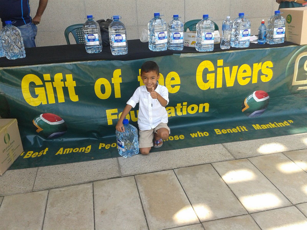 GiftoftheGivers's tweet photo. We received: 603 x 5lt, 155 x 1.5lt &amp; 12 x 500ml bottles of water, and a cash contribution of R2 475.80. #DroughtSA https://t.co/lTr3yK5WBz