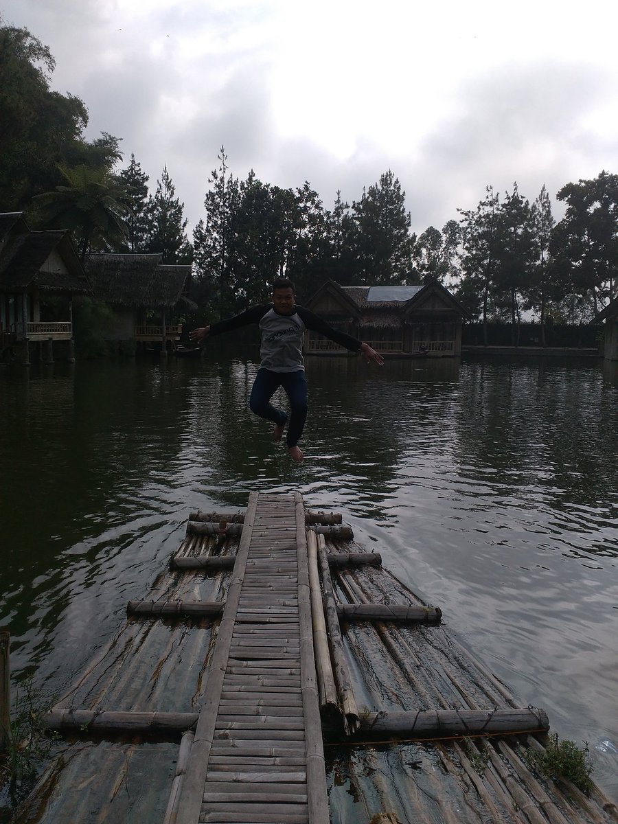 AriOlay tweet picture