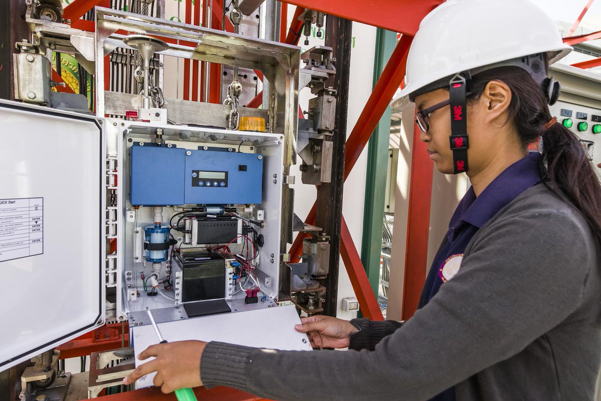 My latest for <a href="/SciDevNet/">SciDev.Net</a> from #Bangkok: robot monitors Thai pollution from a height youtu.be/BbM6M3ZwIFM