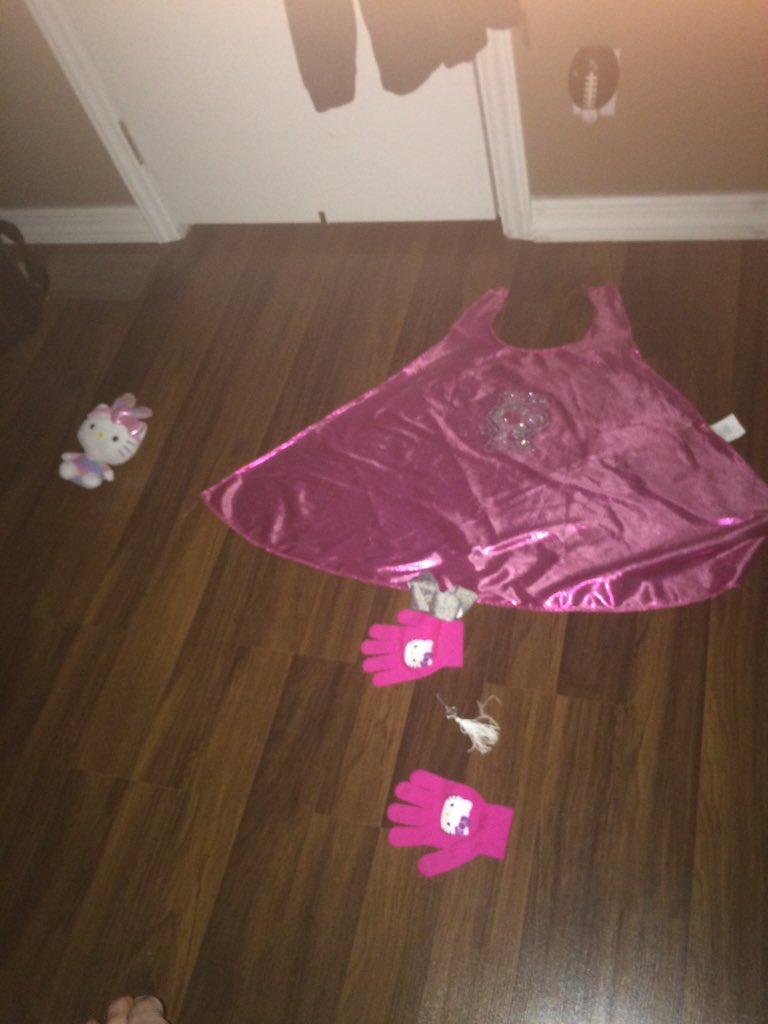 jackrobert82's tweet image. 💕Raegans super hero outfit she picked out💕 With her crew